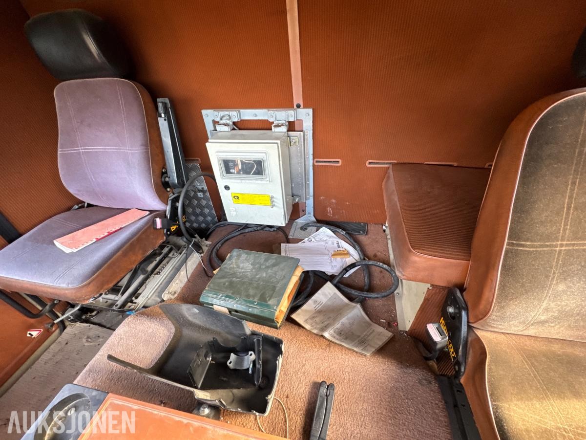 1981 Volvo F12 4X4 beredskapsbil / 33 140 km