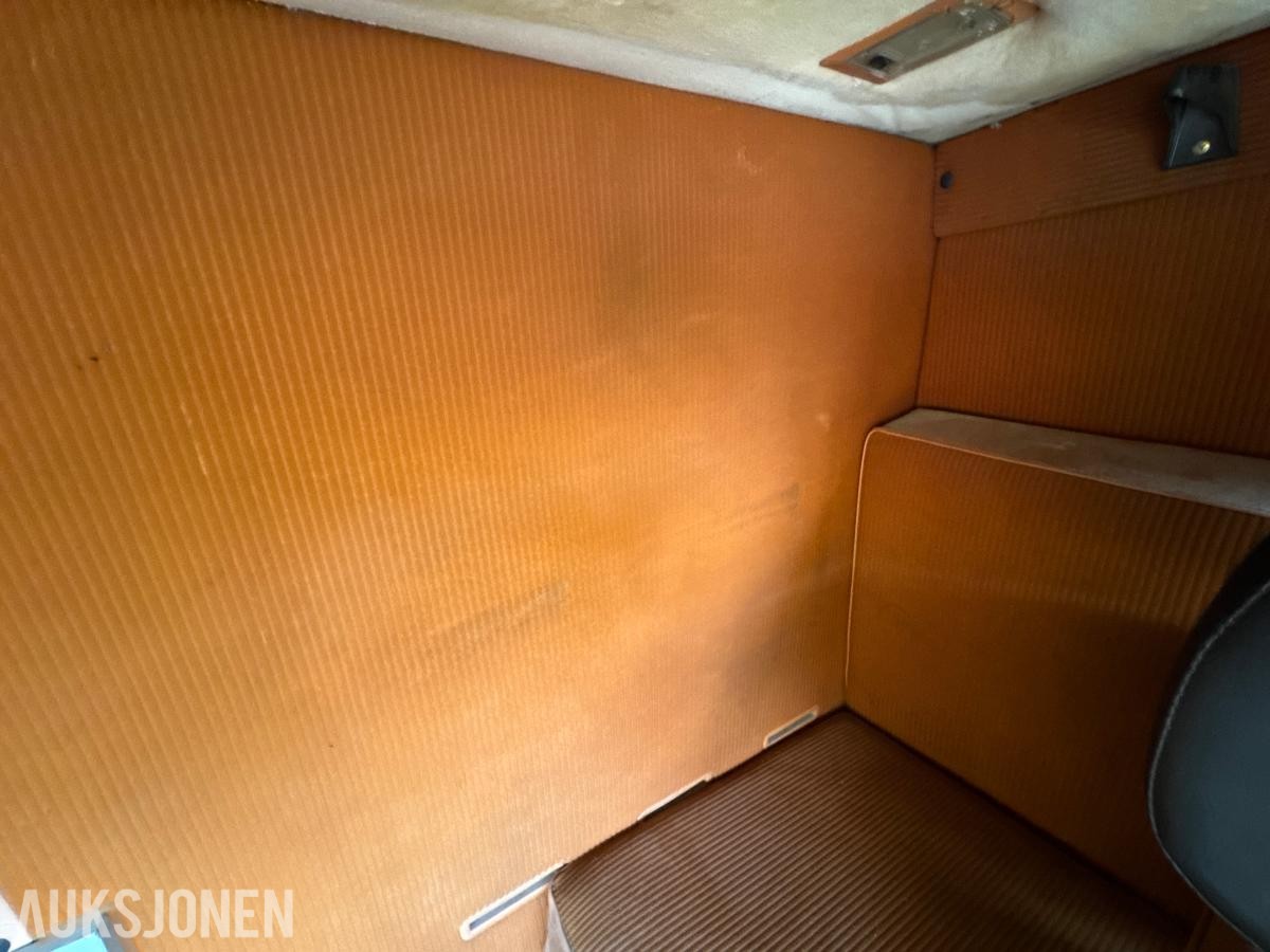 1981 Volvo F12 4X4 beredskapsbil / 33 140 km