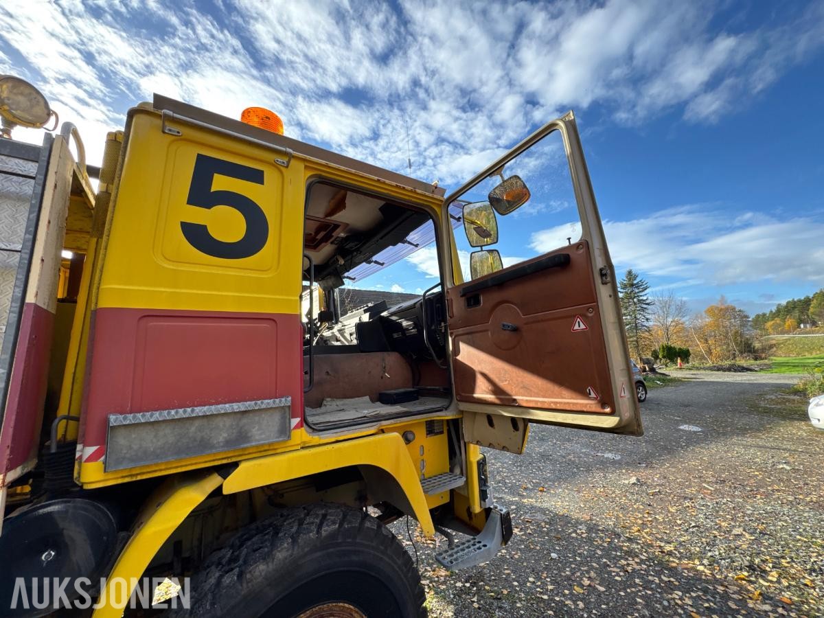 1981 Volvo F12 4X4 beredskapsbil / 33 140 km