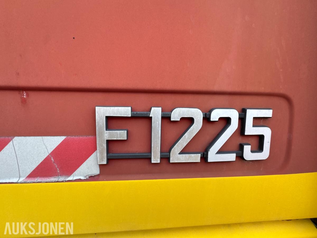 1981 Volvo F12 4X4 beredskapsbil / 33 140 km
