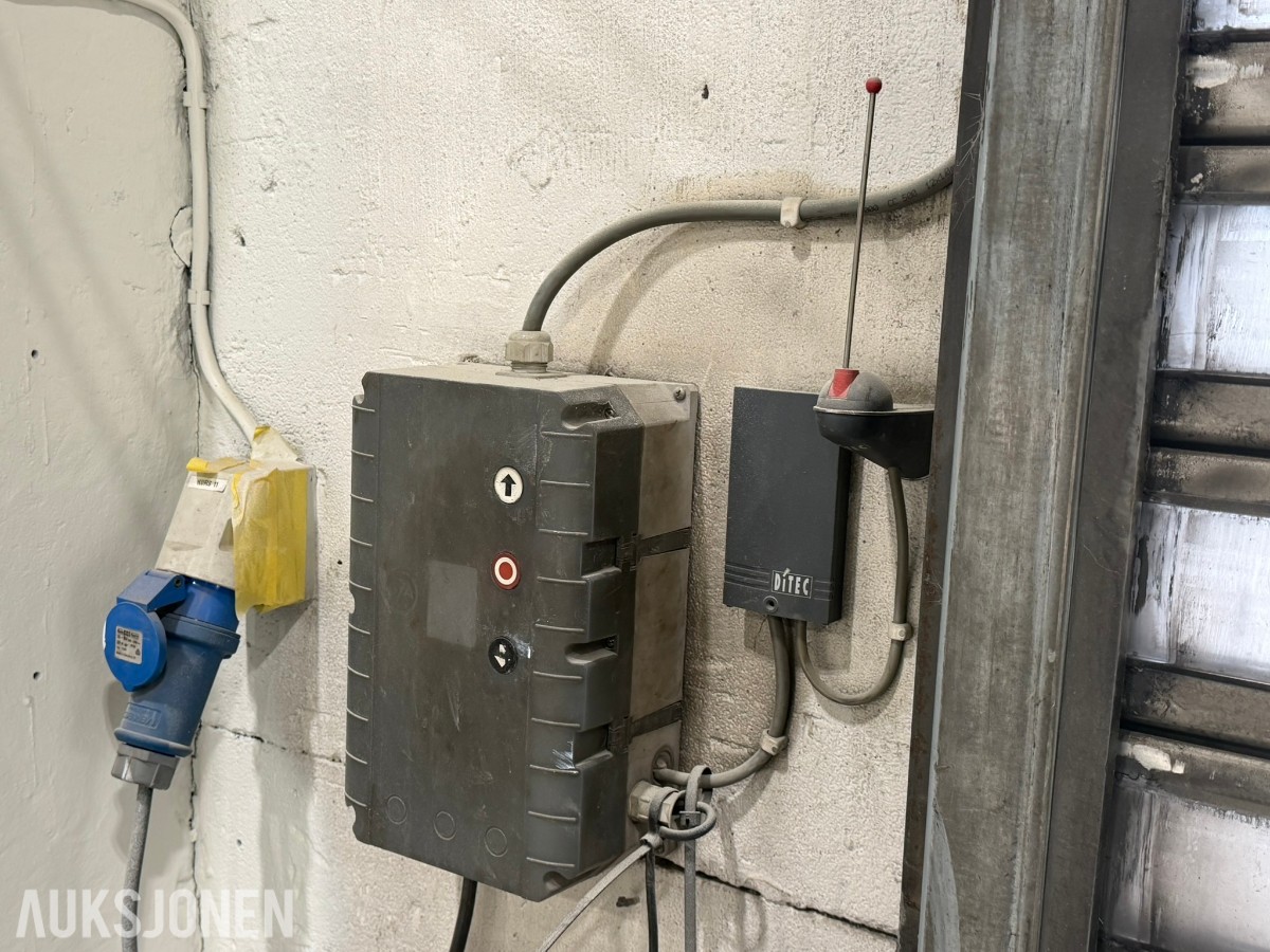 2 stk elektriske rulleporter