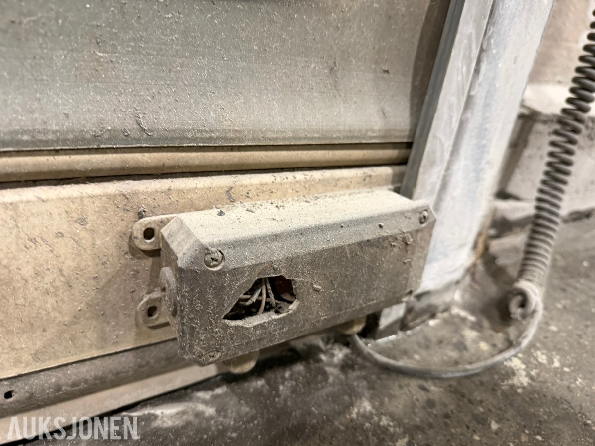 2 stk elektriske rulleporter