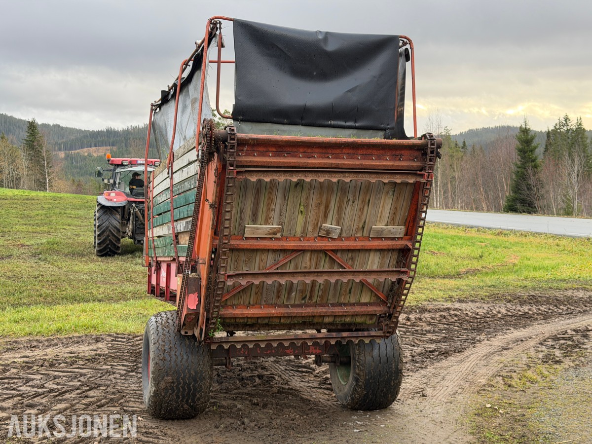 Kverneland / Underhaug 7000 - Avlesservogn