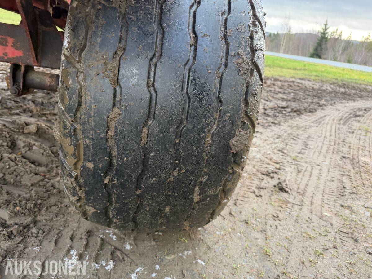 Kverneland / Underhaug 7000 - Avlesservogn