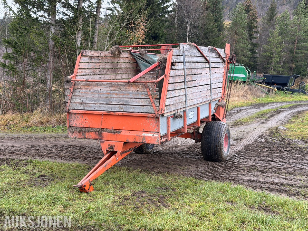 Kverneland Underhaug UN7000 Avlesservogn