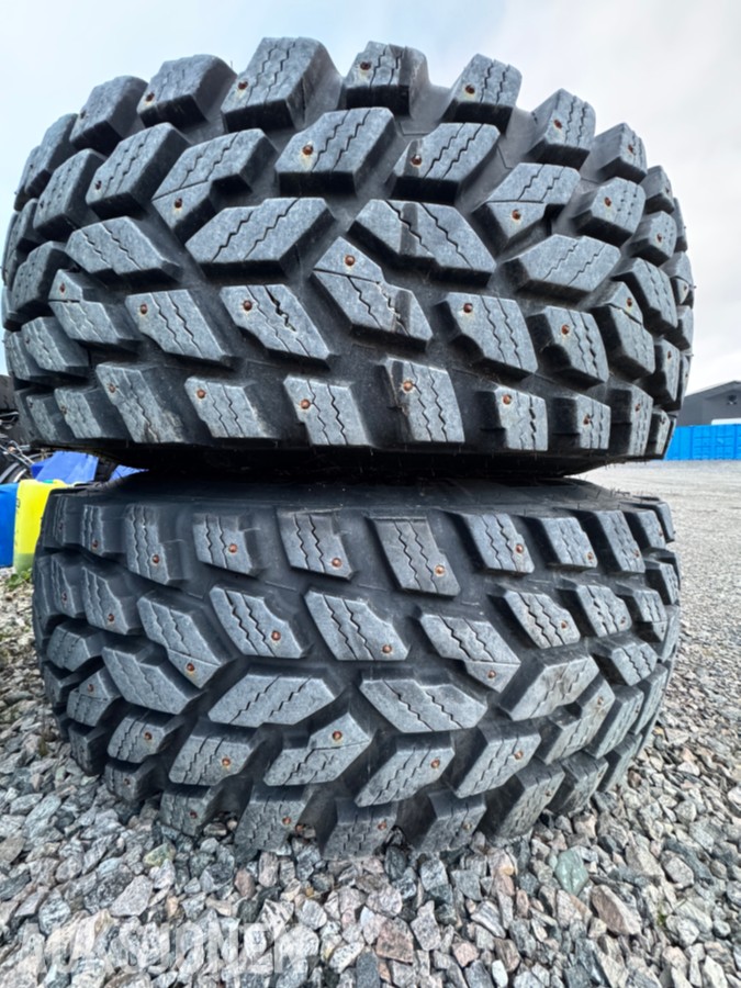 2019 Nokian Hakkapelitta TRI industridekksett med pigg 440/80R28 og 540/80R38