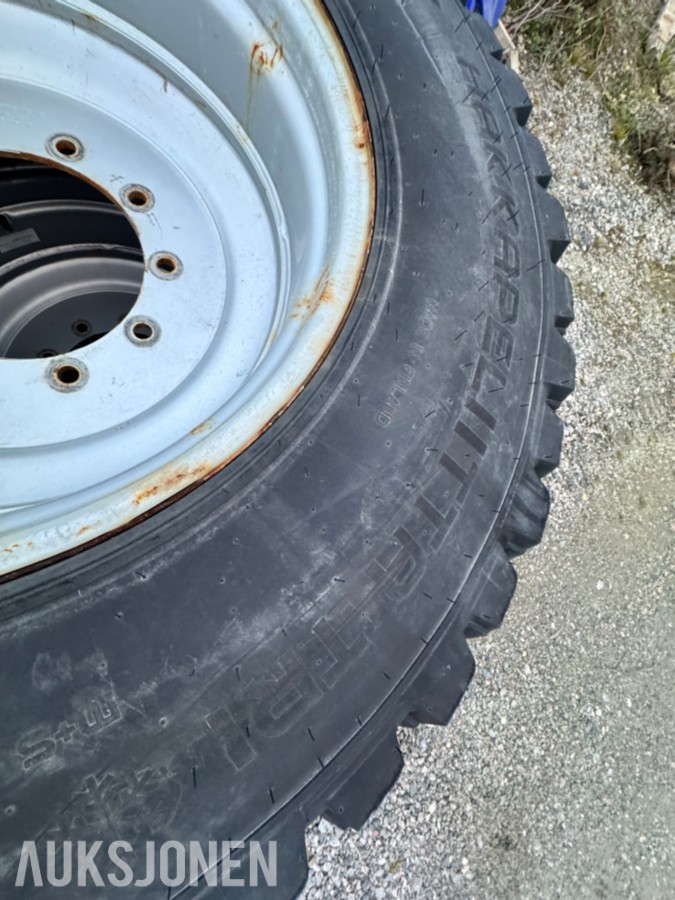 2019 Nokian Hakkapelitta TRI industridekksett med pigg 440/80R28 og 540/80R38