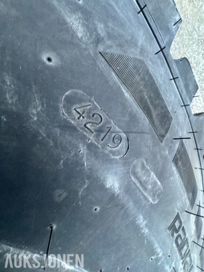2019 Nokian Hakkapelitta TRI industridekksett med pigg 440/80R28 og 540/80R38