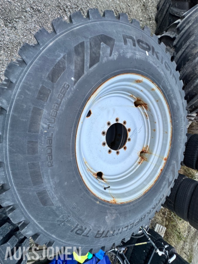 2019 Nokian Hakkapelitta TRI industridekksett med pigg 440/80R28 og 540/80R38