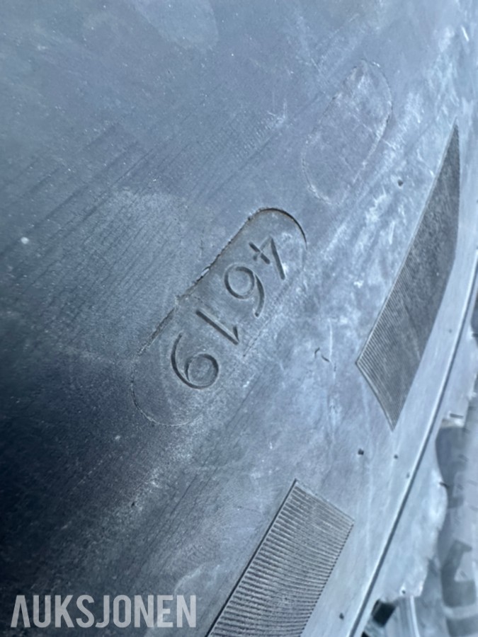 2019 Nokian Hakkapelitta TRI industridekksett med pigg 440/80R28 og 540/80R38