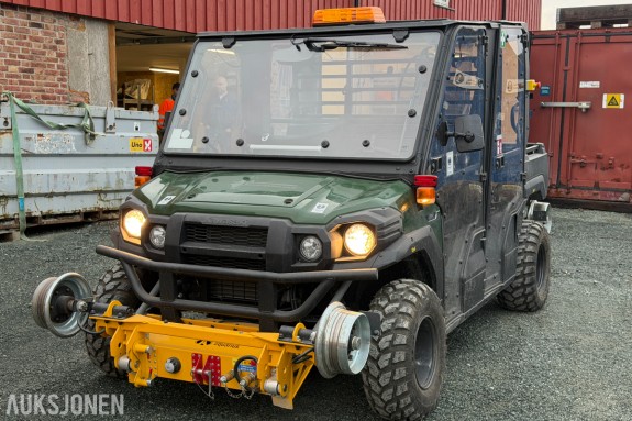2023 Kawasaki Mule PRO-DXT traktor med Aquarius skinneutstyr – 42,3 t / 399 km
