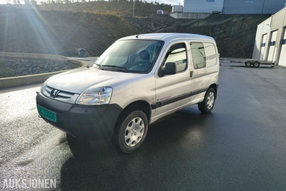 2006 Peugeot Partner Dangel 1.6 75hk  4X4 hengerfeste s+v dekk    lav km 159500km  eu ok 06.2028
