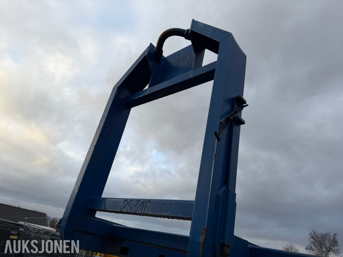 Krokramme med containerfester
