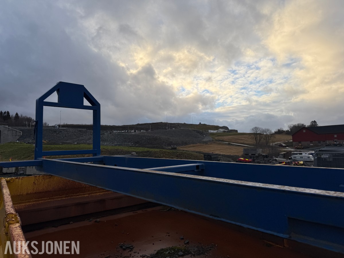 Krokramme med containerfester