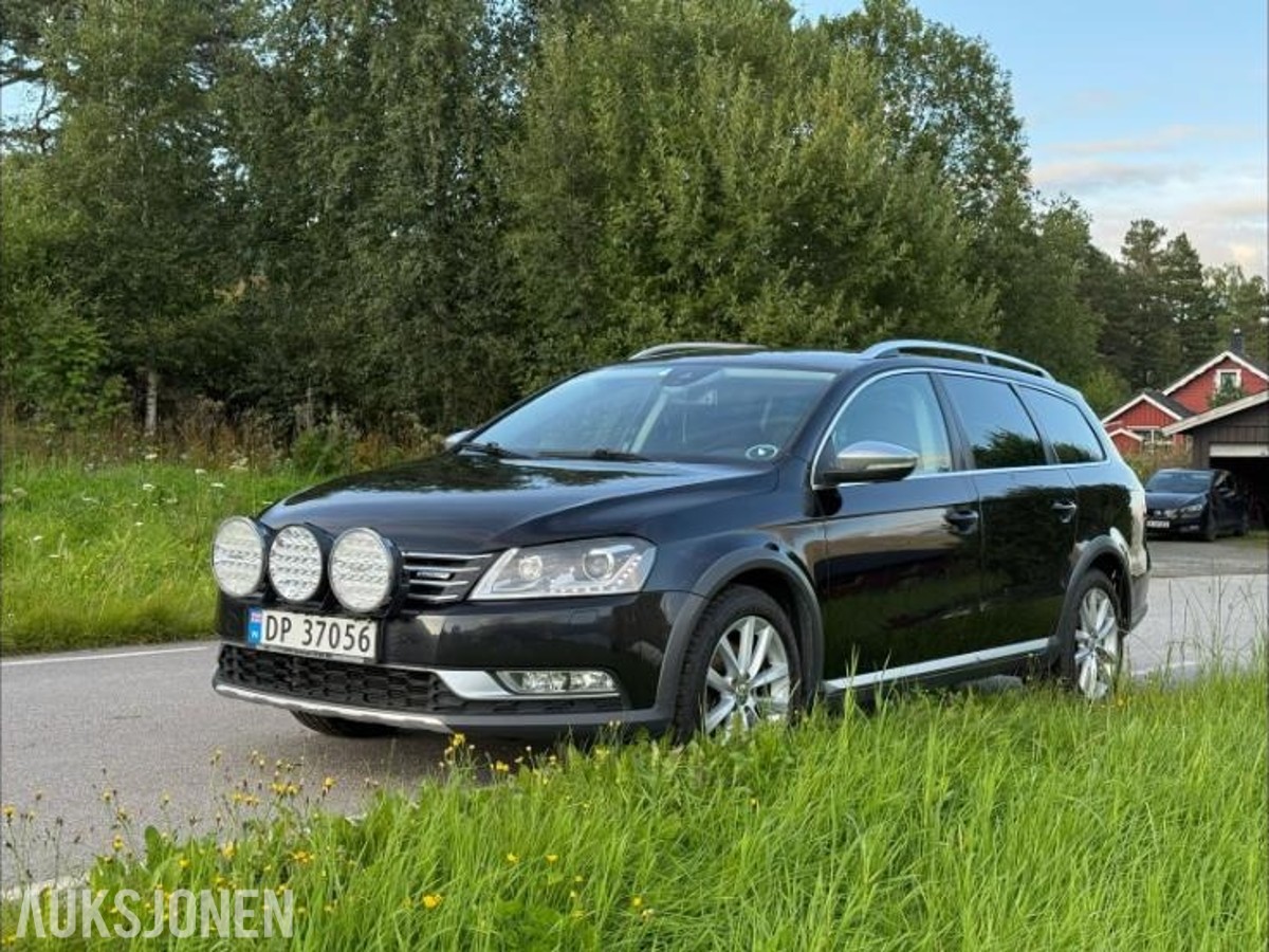 2014 Volkswagen Passat Alltrack 2.0 140hk   4MOTION CRUISEKONTROLL HENGERFESTE MOTORVARMER NAVIGASJON