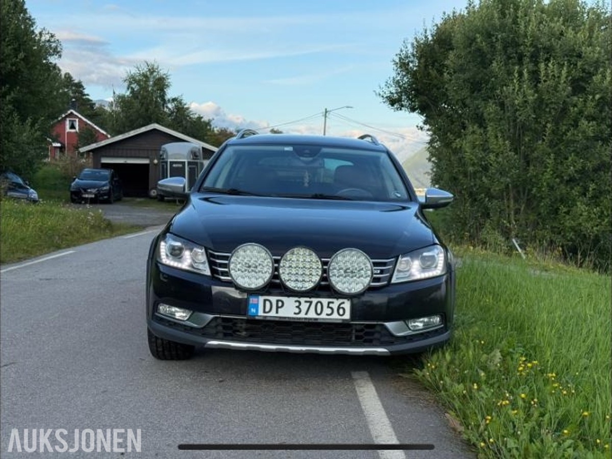 2014 Volkswagen Passat Alltrack 2.0 140hk   4MOTION CRUISEKONTROLL HENGERFESTE MOTORVARMER NAVIGASJON