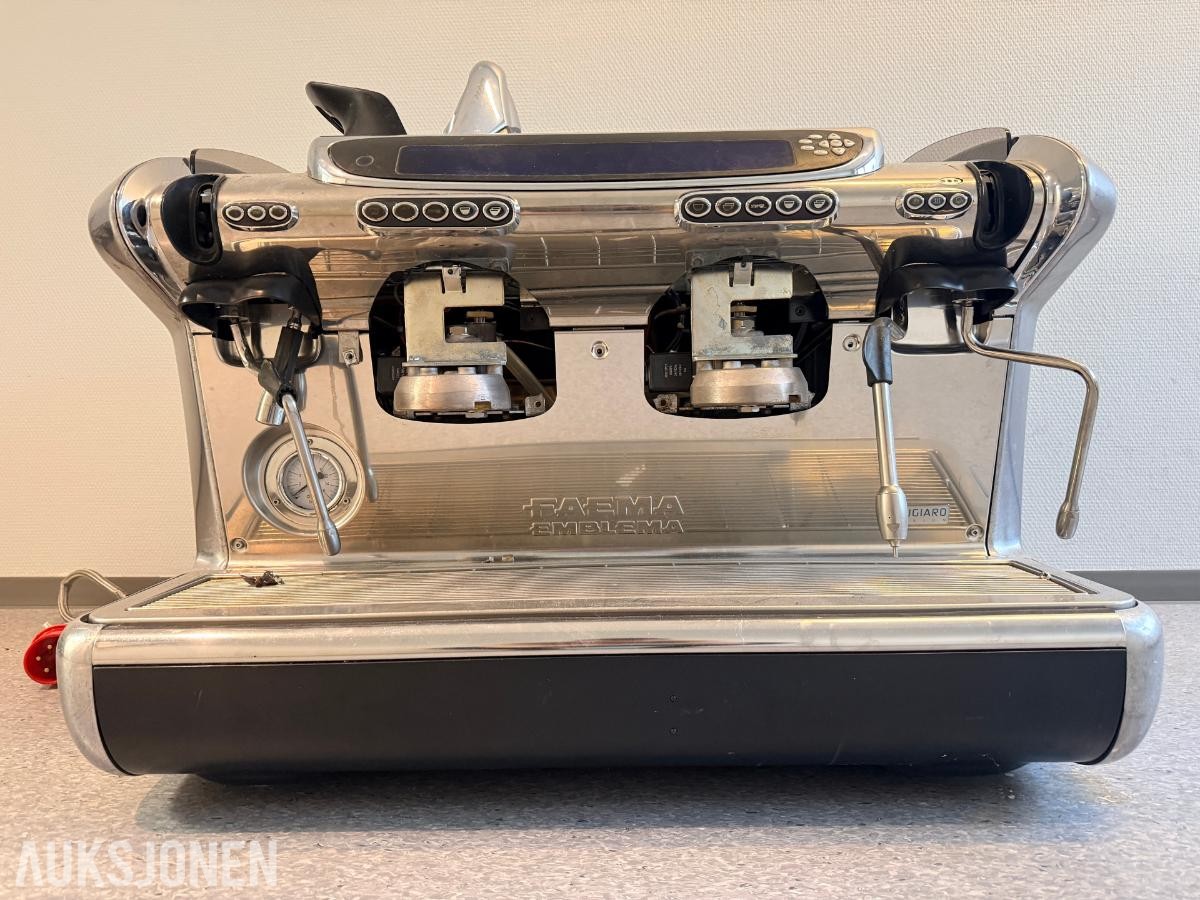 2010 FAEMA EMBLEMA A2 - profesjonell 2-gruppers espressomaskin