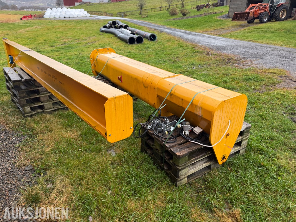 Demag Kranbom med el vinsj 1000kg