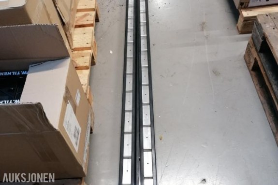 5 stk Helt ny gummierte surreskinner  300 x 7 x 2,5 cm 