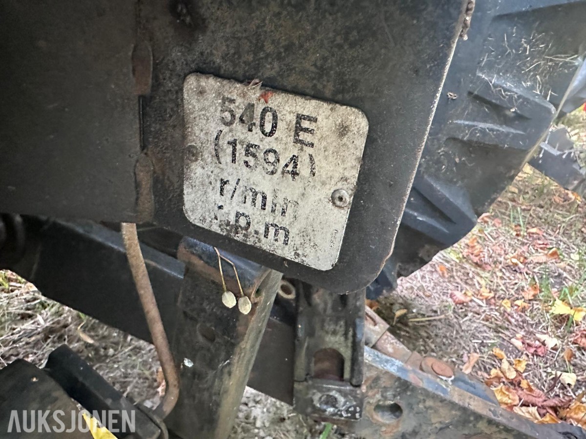 1996 Valmet 365 S traktor med Quicke 620 frontlaster.