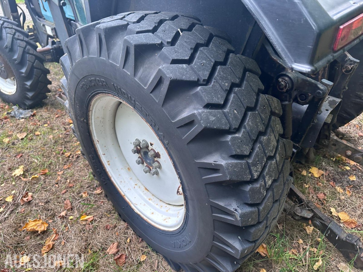 1996 Valmet 365 S traktor med Quicke 620 frontlaster.