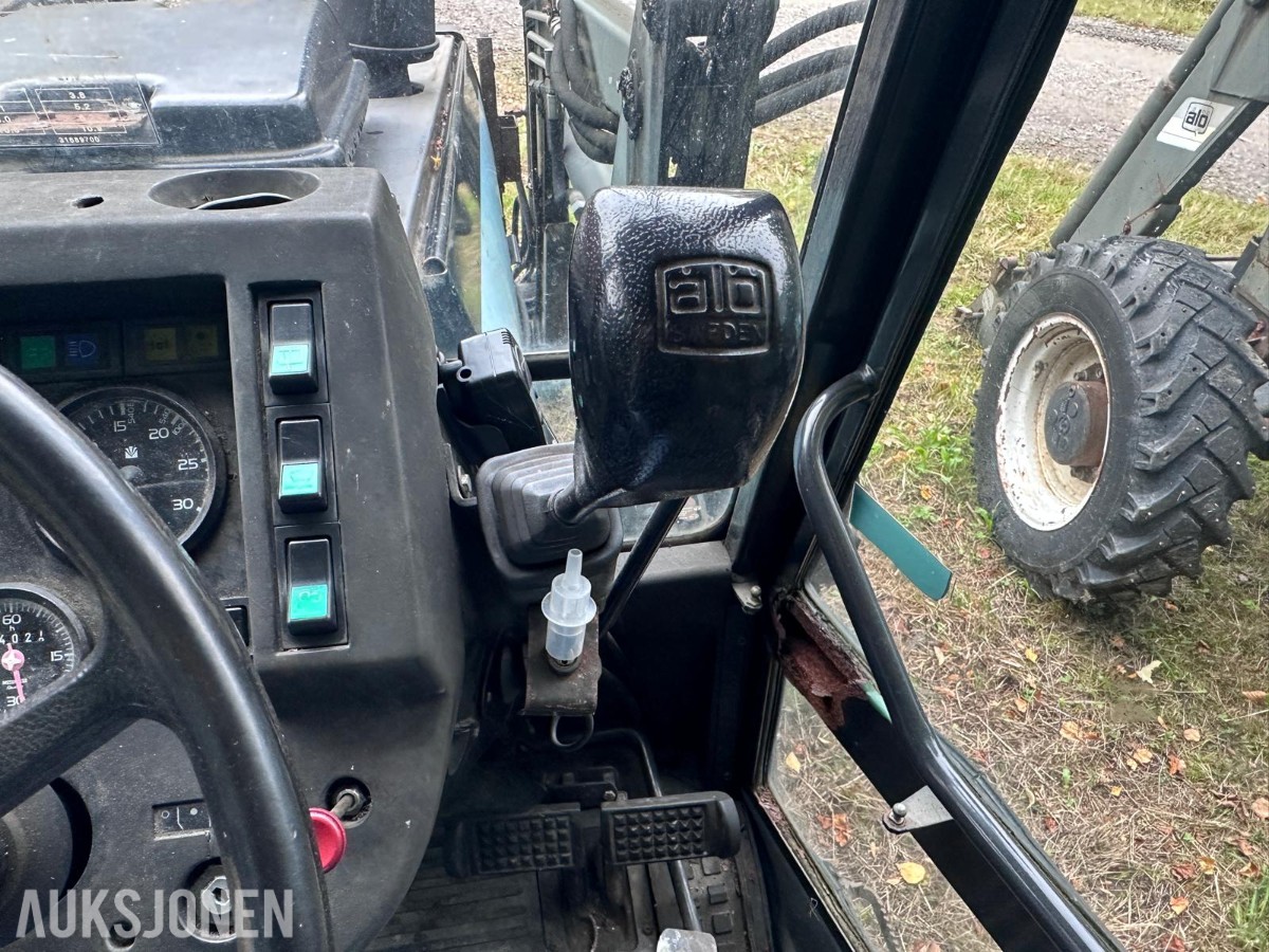 1996 Valmet 365 S traktor med Quicke 620 frontlaster.