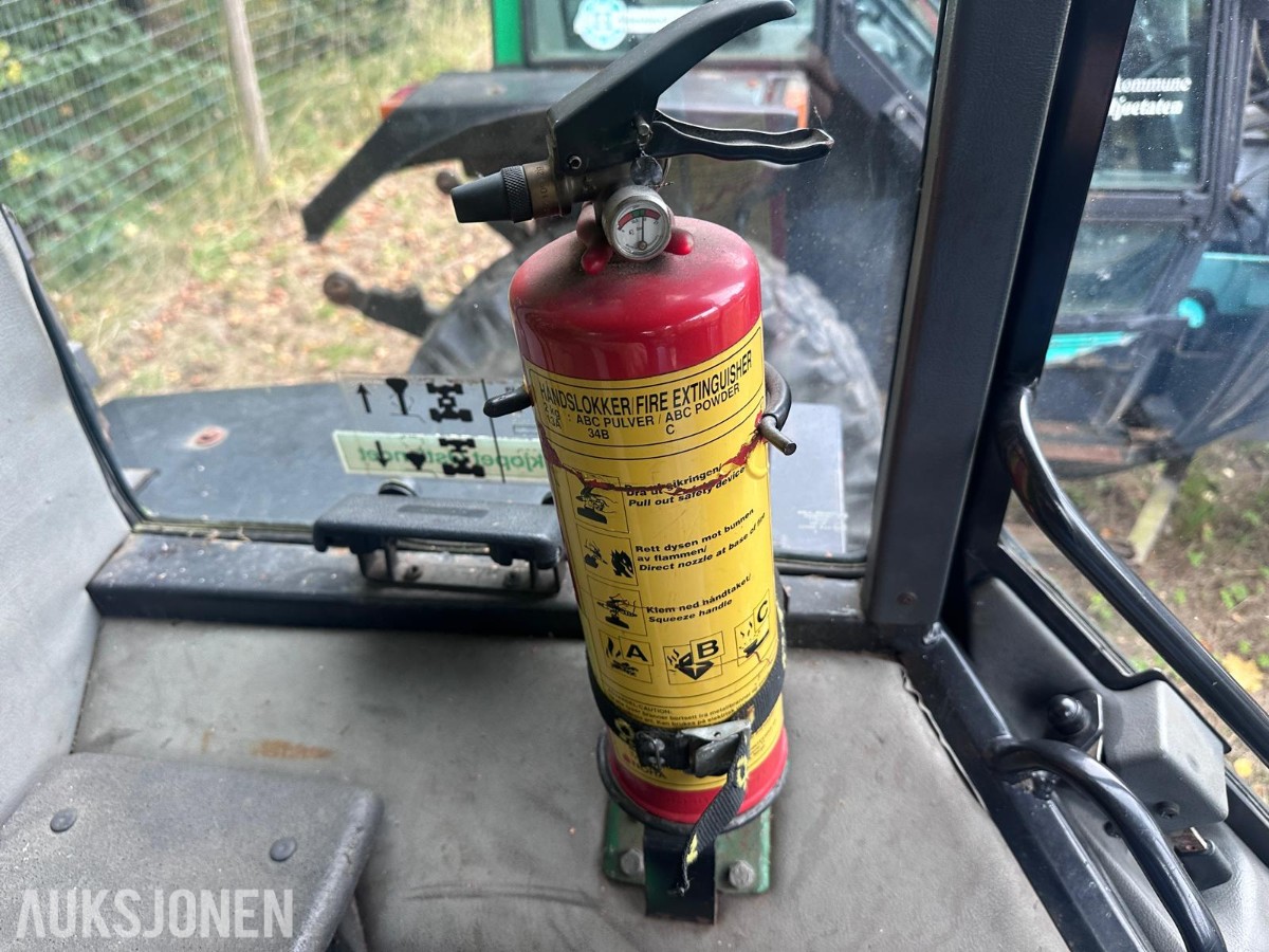 1996 Valmet 365 S traktor med Quicke 620 frontlaster.