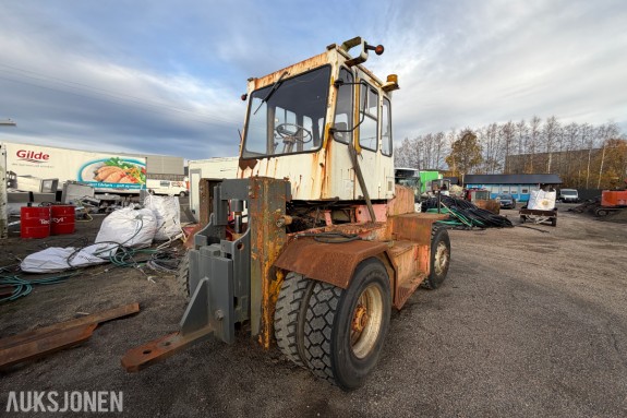 1976 Dieseldrevet gaffeltruck 10 tonn - Volvo Penta D70B dieselmotor - Løftehøyde 360 cm - Doble hjul for